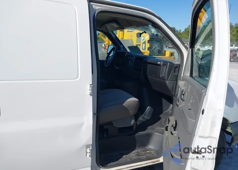 2011 Chevrolet Express 2500 Work Van из США, поврежденный, VIN 1GCWGFBA8B1152894